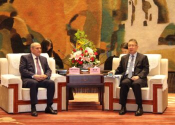 YAP Sədrinin müavini ÇKP-nin Uhan şəhər komitəsinin katibi ilə görüşüb