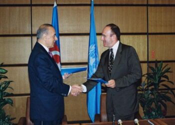 Heydər Əliyevin bir günü: Ümummilli lider BMT-nin münaqişələrin həllində acizliyindən danışır