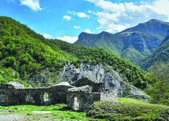 Turizmin bütün növləri  üçün əvəzolunmaz mühitə malik olan Kəlbəcər