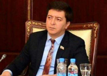 “Özünüzü dolamısınız, yoxsa bizi?!”