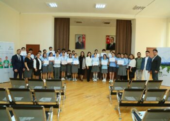 “Ətraf mühit gənclərin gözü ilə” adlı layihə çərçivəsində 109 nömrəli orta məktəbdə şagirdlərlə görüş keçirilib