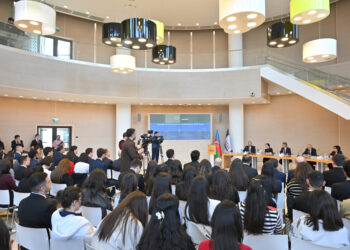 “Qərbi Azərbaycan mövzusu 100 ildə” adlı dəyirmi masa təşkil olunub