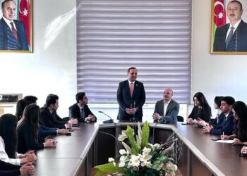 Milli Məclisin deputatı Şahin İsmayılov DİA -da tələbələrlə görüşdü