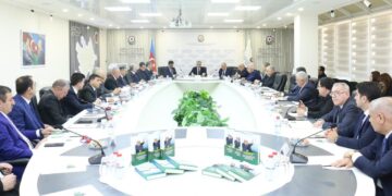 “Azərbaycan Respublikasının enerji təhlükəsizliyi siyasəti: ənənəvi enerjidən “yaşıl enerji”yə keçid” monoqrafiyasının təqdimatı keçirilib