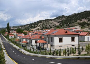 Genişmiqyaslı quruculuq işləri Laçını yenidən canlandırır